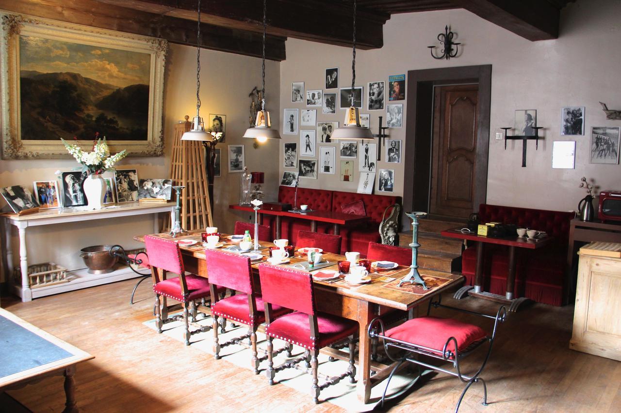Gothique Cafe Hotel Baume-les-Messieurs Exterior foto