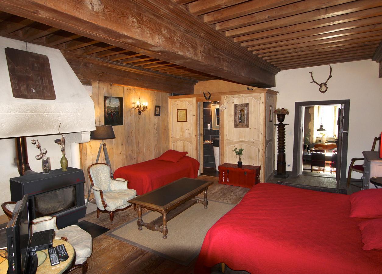 Gothique Cafe Hotel Baume-les-Messieurs Exterior foto