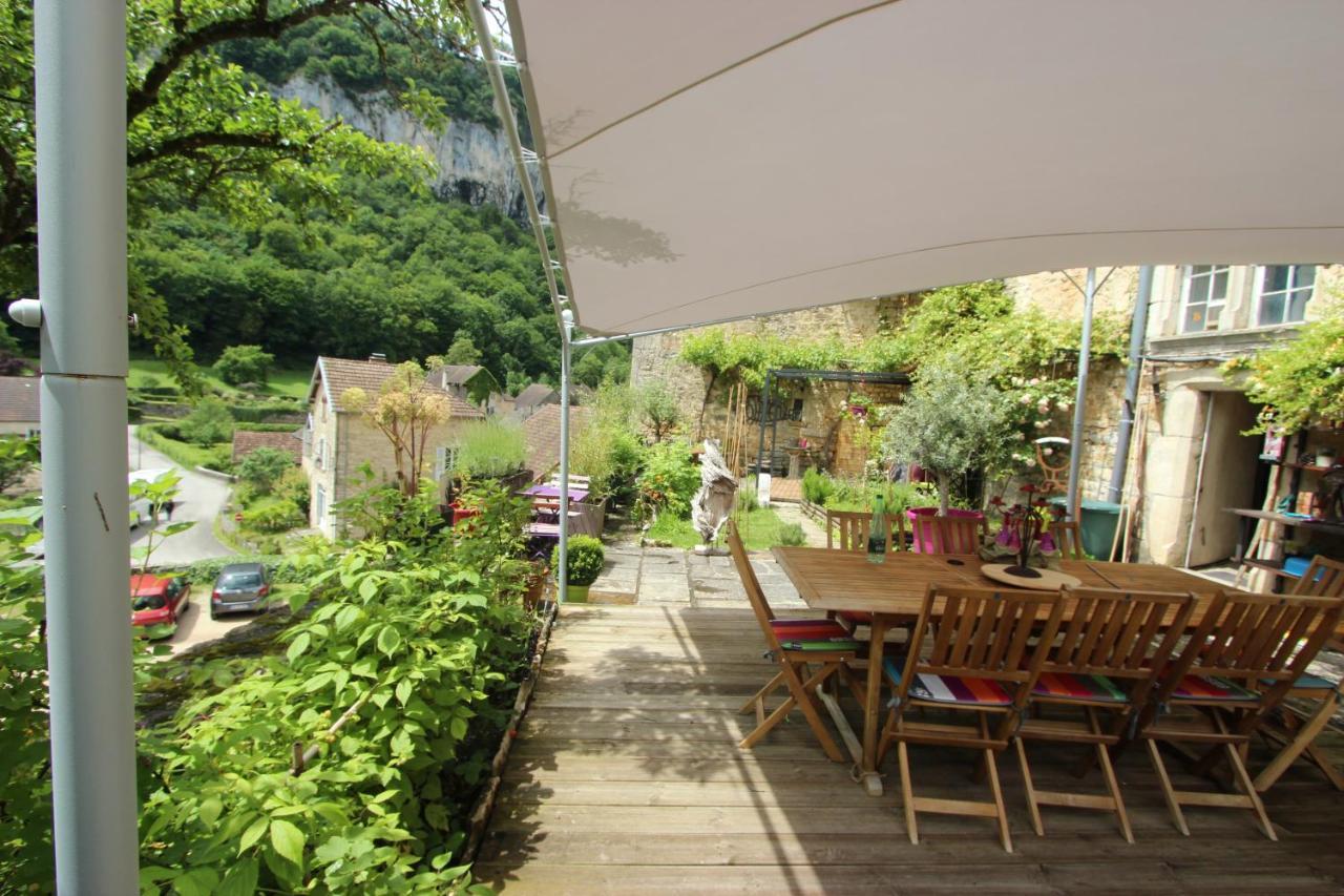 Gothique Cafe Hotel Baume-les-Messieurs Exterior foto