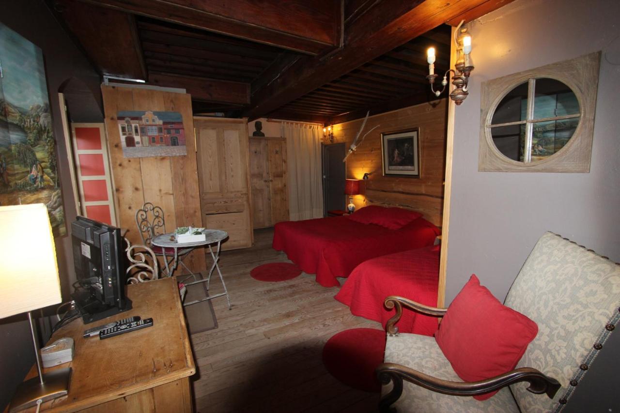 Gothique Cafe Hotel Baume-les-Messieurs Exterior foto
